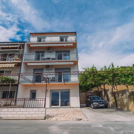 Josip Apartment *